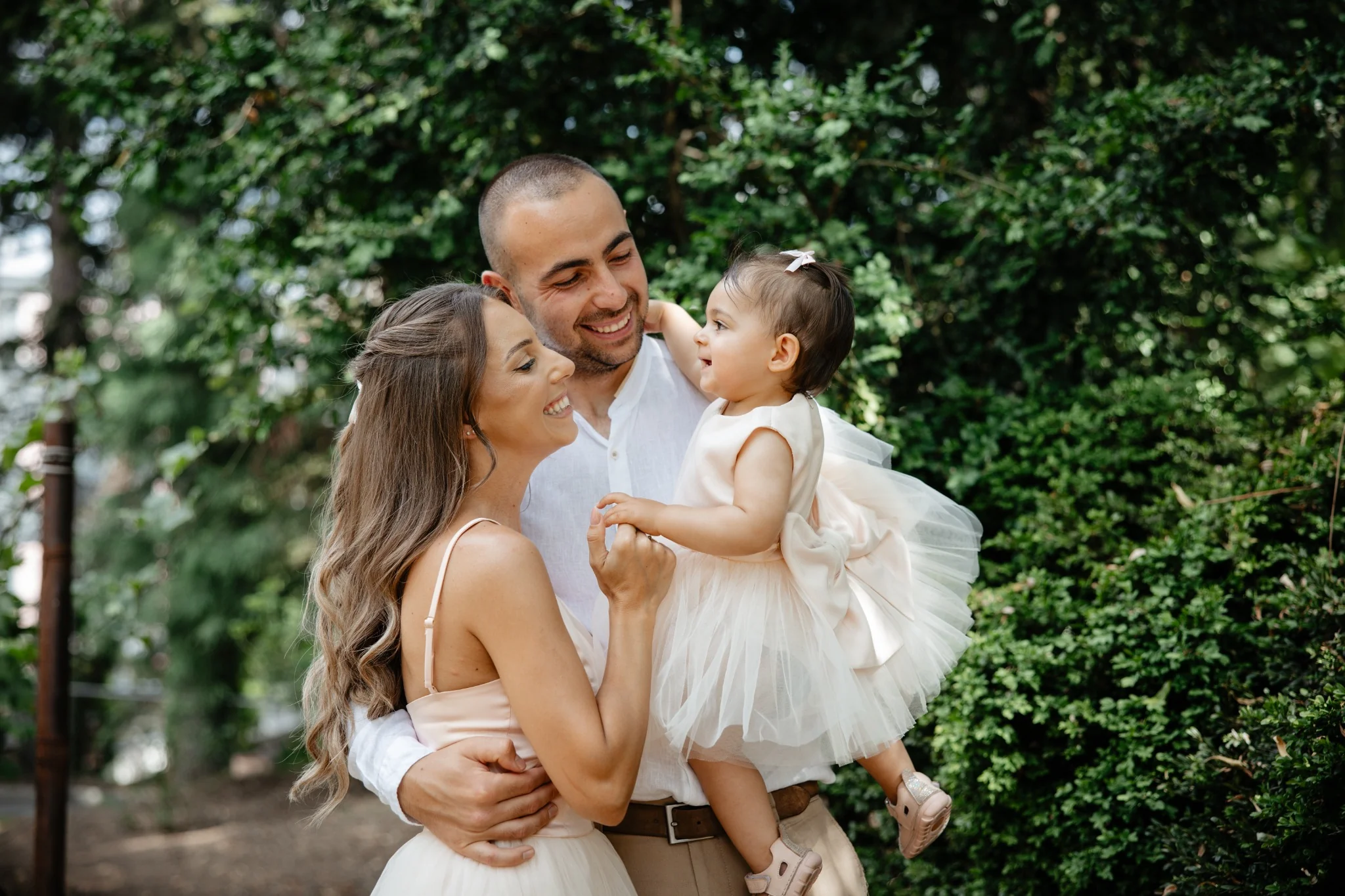 Групова снимка на жени – празничен лайфстайл момент