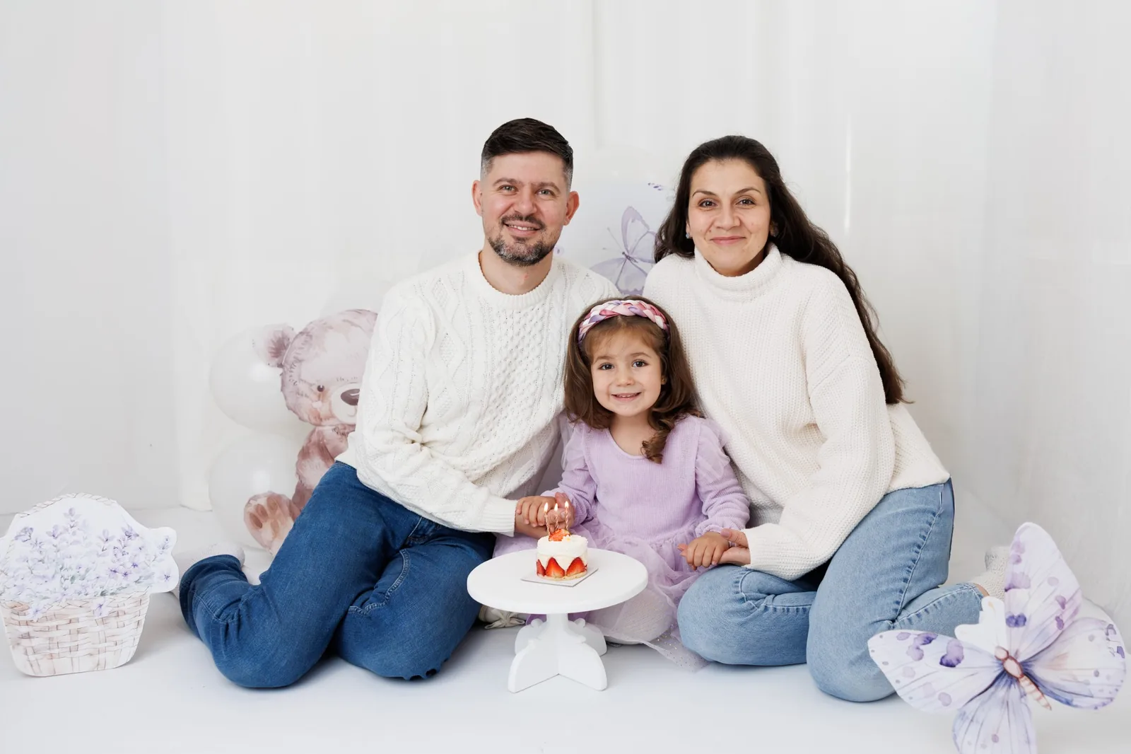 Семейна фотосесия за рожден ден – родители и дете